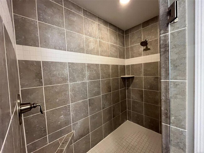 Building Photo - 966 Wheat Ridge Dr