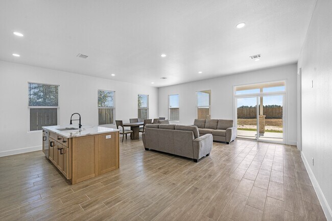 Building Photo - 510 Rd 5844