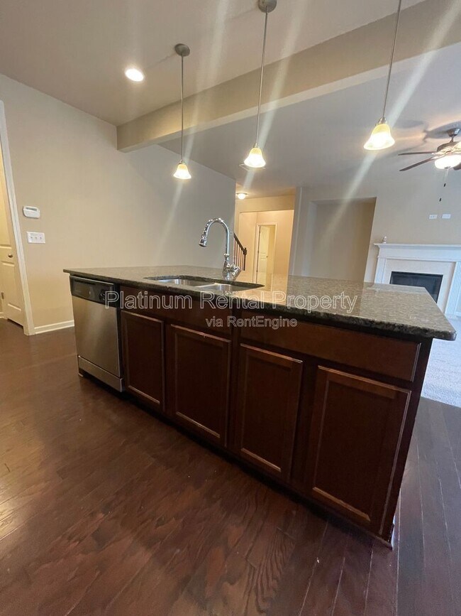 Building Photo - 5755 Rialto Way