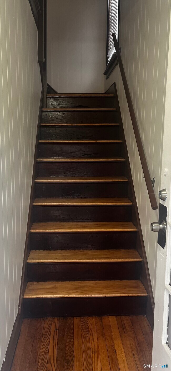 Building Photo - 84 Church St