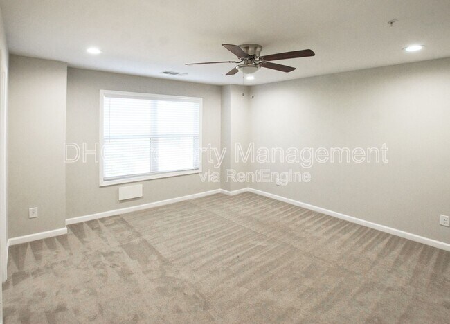 Building Photo - 2290 Connally Pl