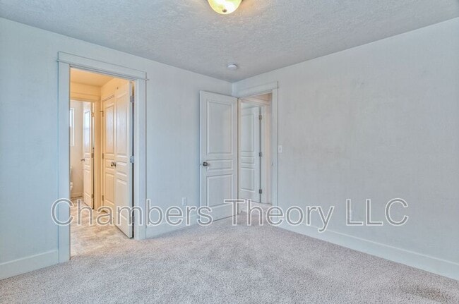 Building Photo - 3593 SW Pumice Ave