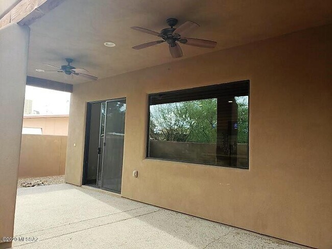 Building Photo - 4412 E Edison St