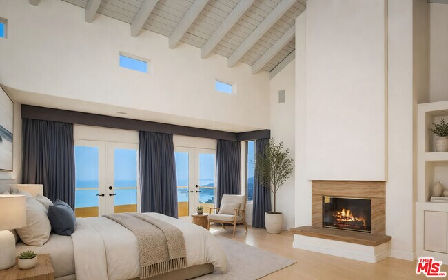 Building Photo - 3235 Rambla Pacifico St