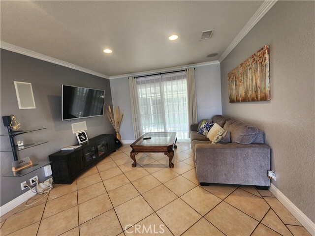 Building Photo - 501 S Courtney Ave