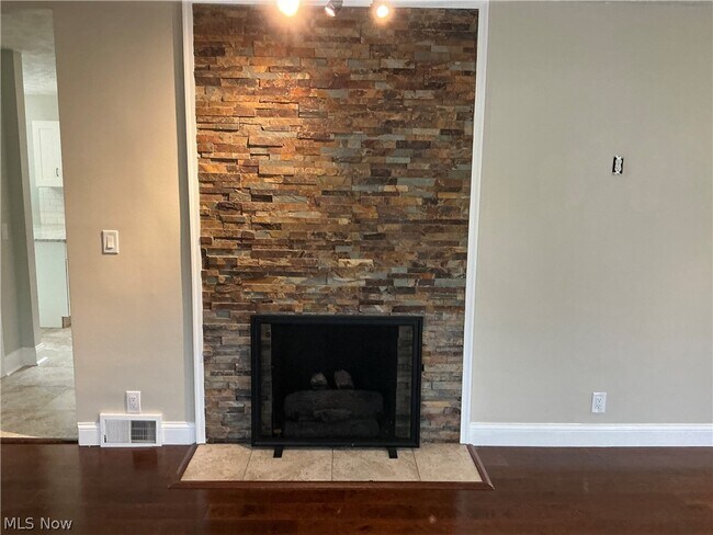Building Photo - 3653 Brainard Rd