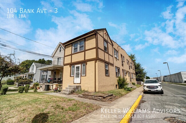 Building Photo - 104 Bank Ave