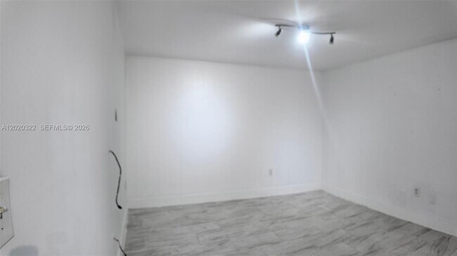 Building Photo - 2138 SW 6th St