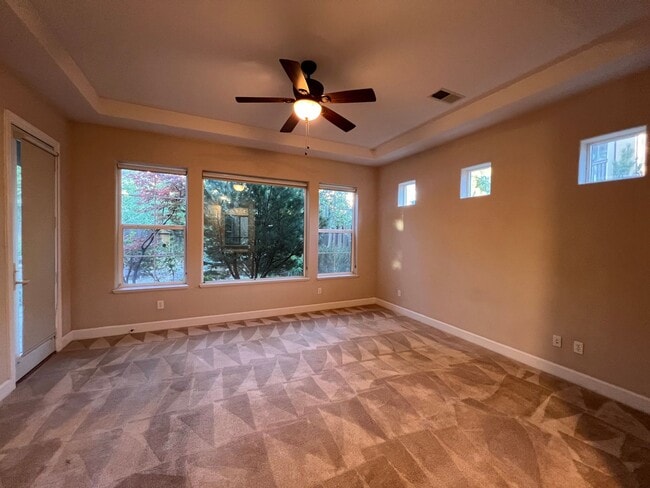 Building Photo - Large Home located in the Gated Community of Dorado in S. Reno