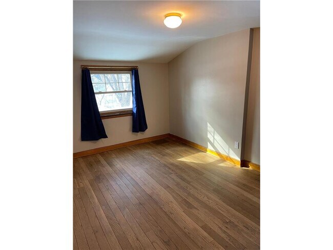 Building Photo - 799 Holton St