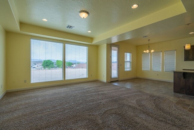 Building Photo - Stunning Home with 4 beds/2.5 baths and 3-Car Garage in Mulberry Estates