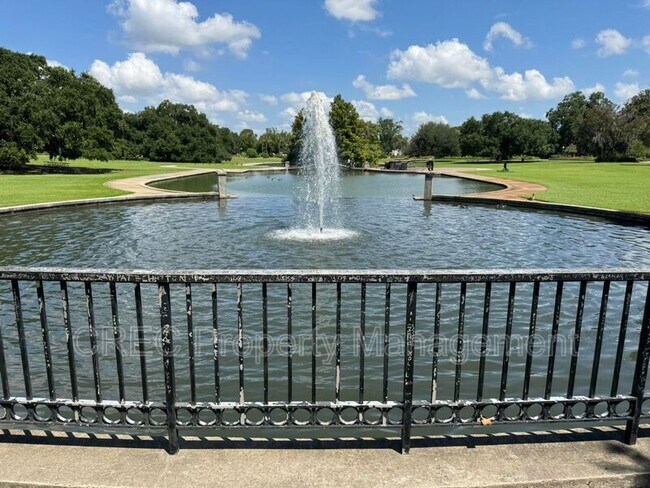 Building Photo - 3 1/2 Maranda Holmes St