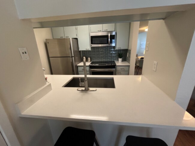 Building Photo - 4020 Holland Ave