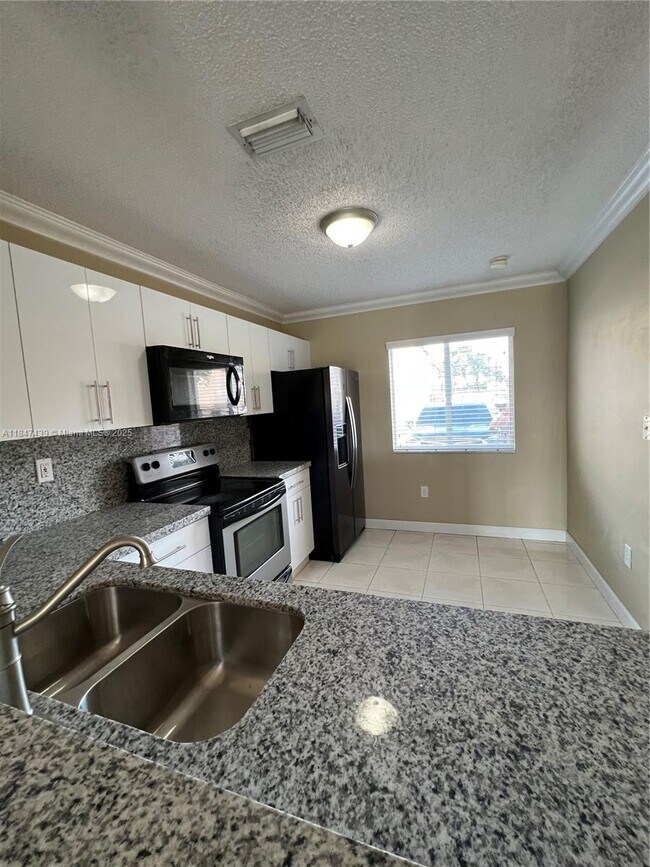 Building Photo - 17798 SW 139th Ct