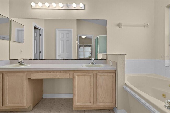 Building Photo - 2546 Crown Ridge Cir