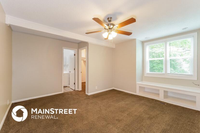 Building Photo - 208 E 165th St