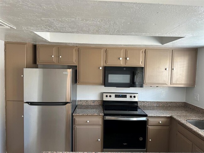 Building Photo - 12889 High Star Dr