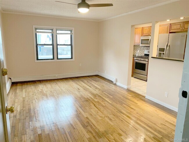 Building Photo - 65 W Broadway