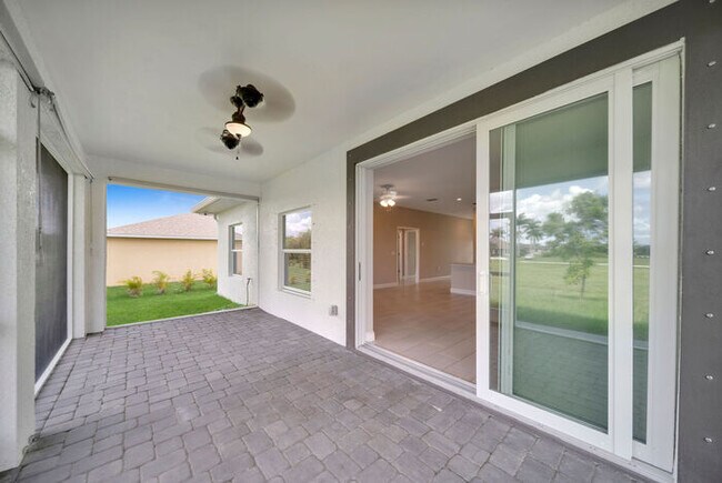 Building Photo - 1004 NW 35th Pl