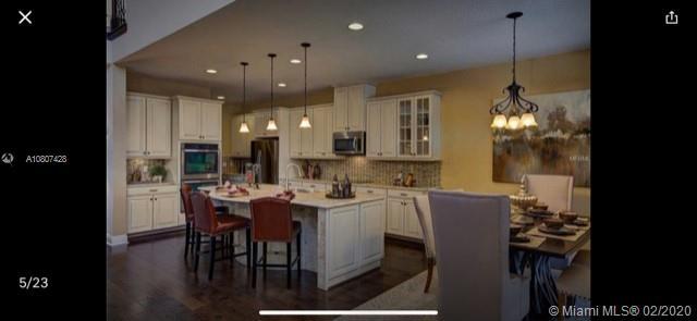 Building Photo - 8961 Lookout Pointe Dr