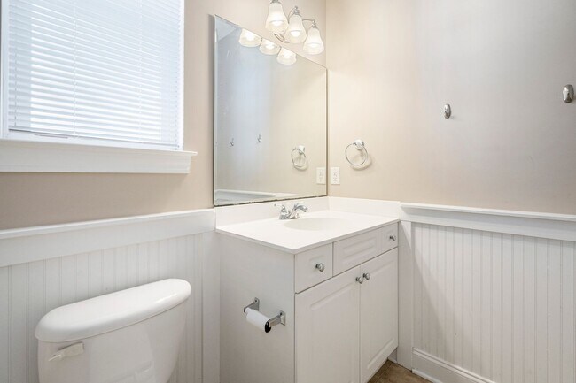 Building Photo - 3 bedroom, 2 1/2 bath unfurnished Townhouse located in Surf City-Ocean views