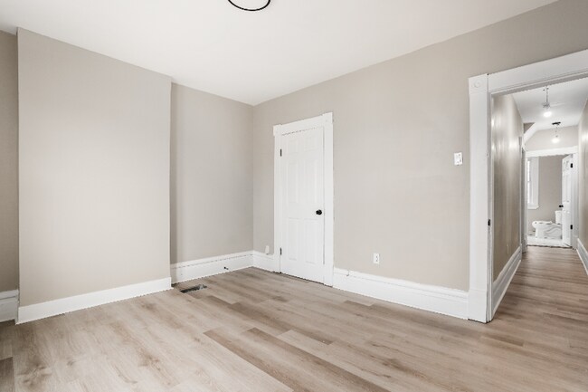 Building Photo - 163 Martin Ave