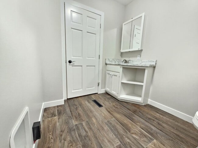 Building Photo - Updated 2 Bedroom (with flex/office space), 2.5 Bath Home with Attached Garage – $1,695/Month