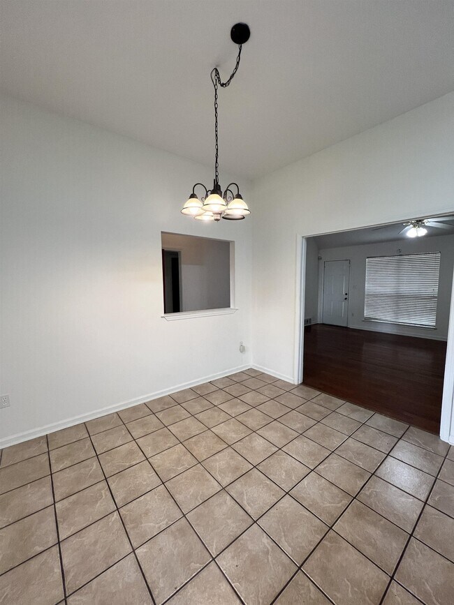 Building Photo - 5760 Pecan Trce