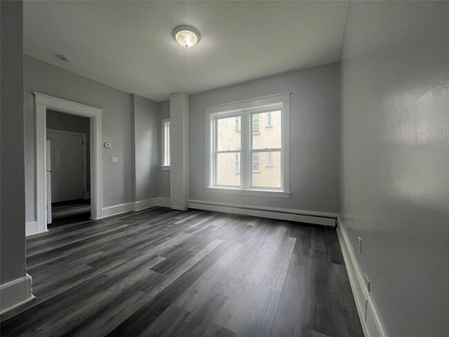 Primary Photo - 60 Carroll St