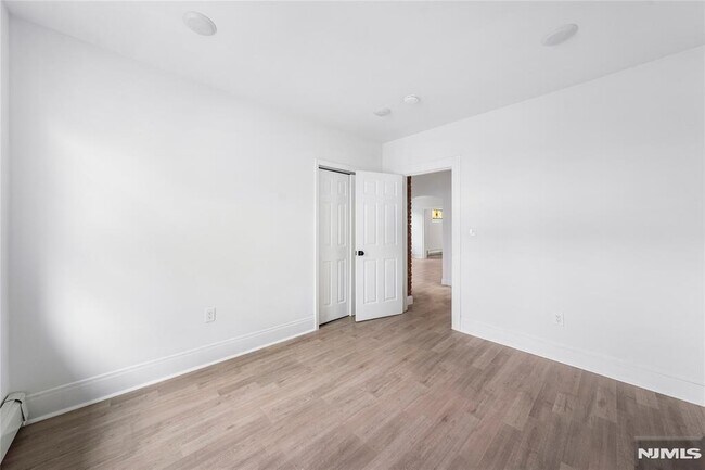 Building Photo - 7420 4th Ave
