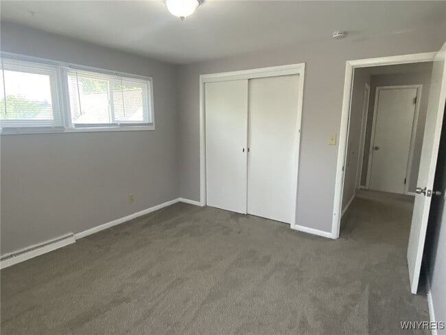 Building Photo - 5846 Sheridan Dr