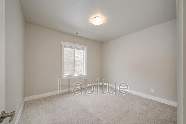 Building Photo - 2248 W Hill Terrace Ln