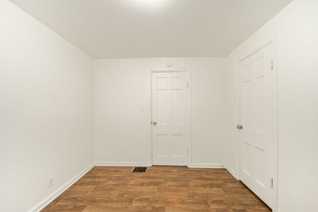 Building Photo - 4326 Crittenden Ave