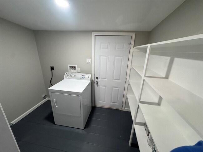 Building Photo - 2410 Jackson