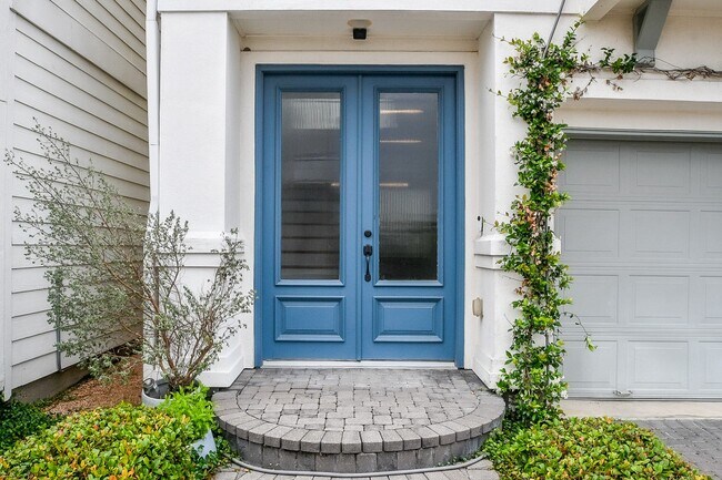 Building Photo - 2222 Hilshire Lake Dr