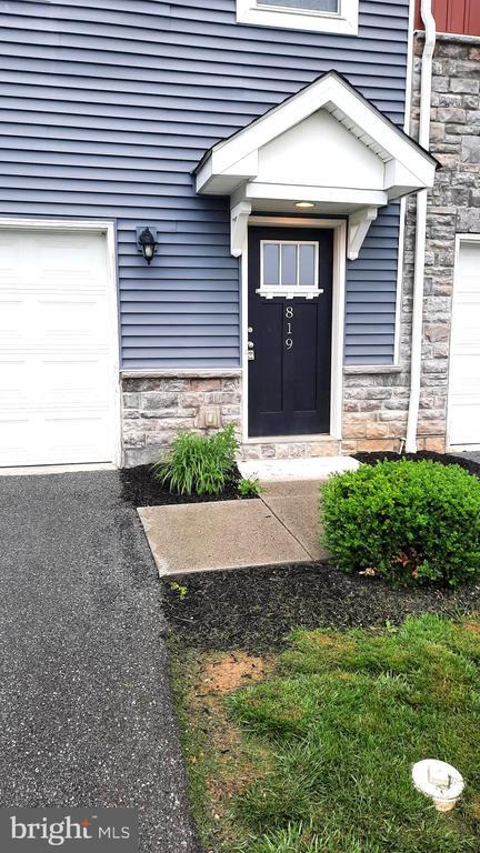 Building Photo - 819 Schooner Ln