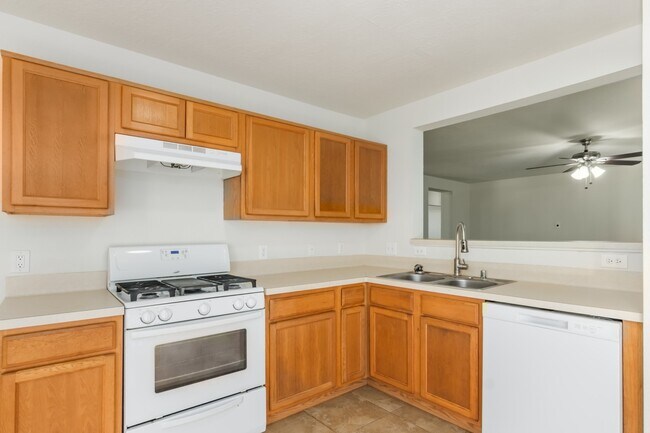 Building Photo - 13935 Prosperity Ridge Dr