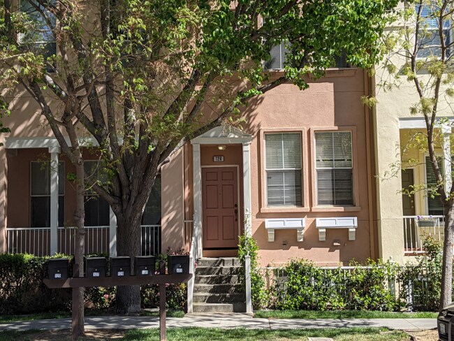 Primary Photo - 129 Pacchetti Way