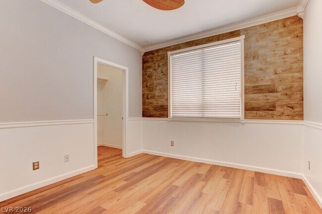 Building Photo - 325 Brilliant Summit Cir