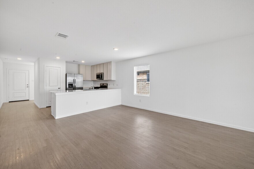 Building Photo - 27703 Seascape Village Dr