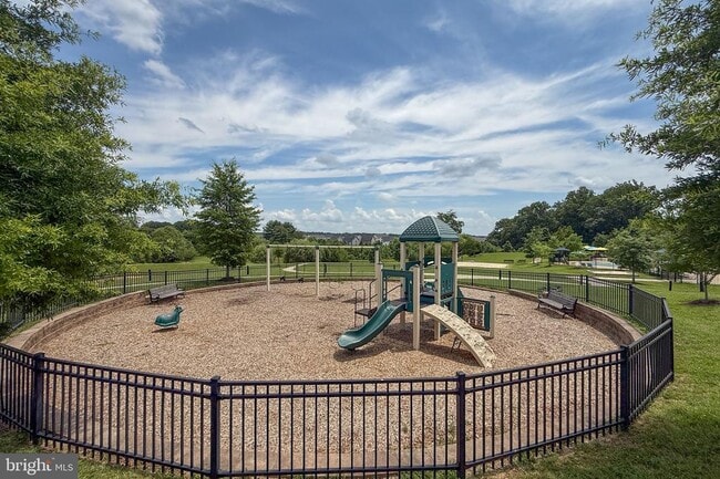 Building Photo - 1550 Rabbit Hollow Pl