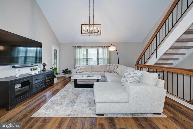 Building Photo - 256 Everly Ct