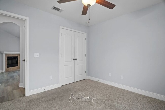 Building Photo - 6130 Autumn Pines Cir