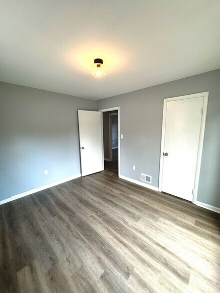 Building Photo - 4917 Manheim Ave