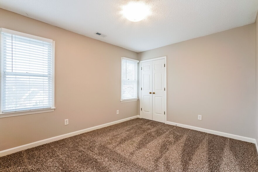 Building Photo - 4400 Birmingham Way