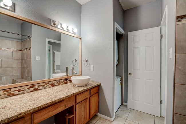 Building Photo - 2450 Wickersham Ln