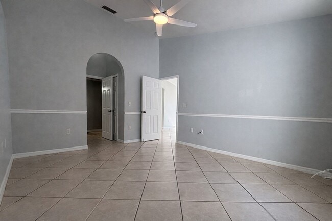 Building Photo - 3216 SW 7th Pl