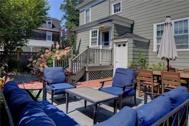 Building Photo - 27 Cranston Ave