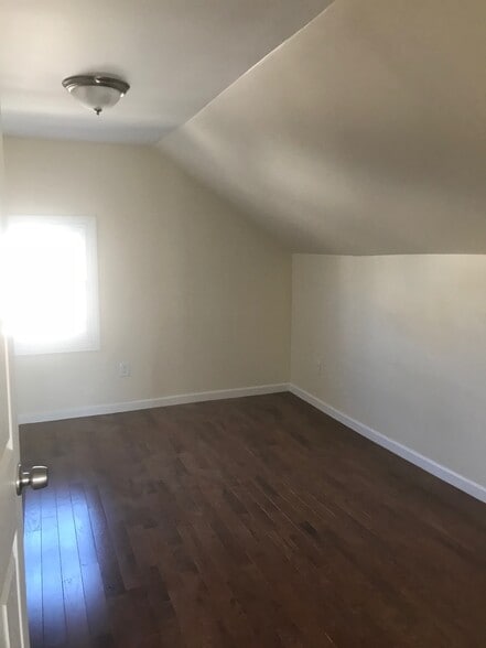 Building Photo - 20 Governor St