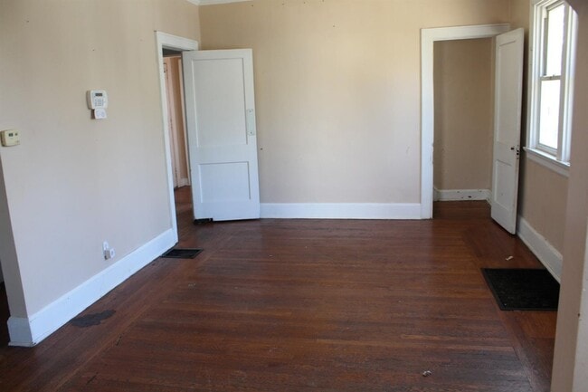 Building Photo - 2311 Nicholson Ave